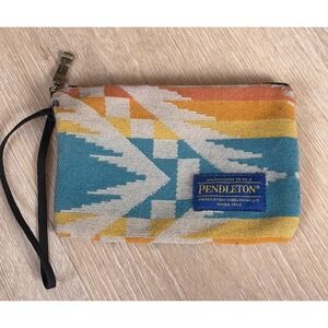 Pendleton Three Pocket Keeper Wool Southwestern Print Clutch Zip Wallet